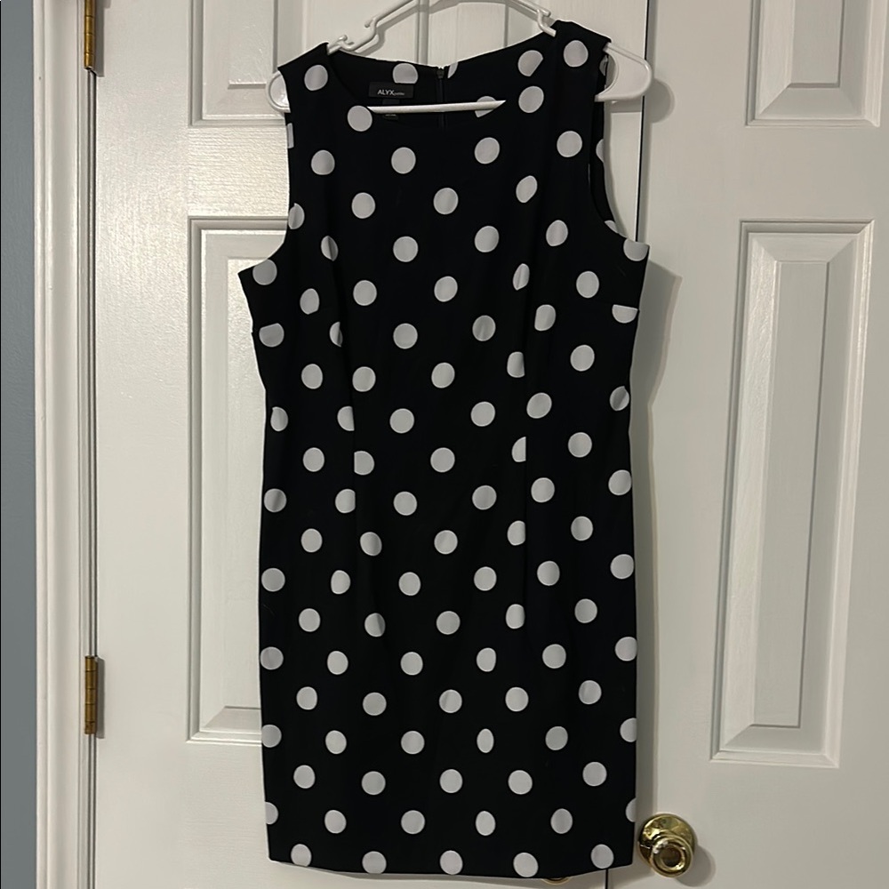 Alyx Black and White Sleeveless Sheath Mini Dress
